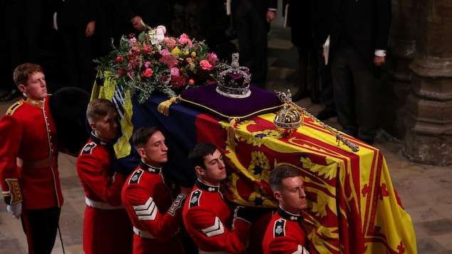 Funérailles de la reine : un Saguenéen impressionné par le calme et le chagrin ambiants