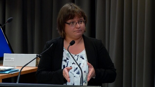 Me Catherine Dumais, qui présente le mémoire du DPCP devant la Commission Chamberland. Me Catherine Dumais, qui présente le mémoire du DPCP devant la Commission Chamberland.