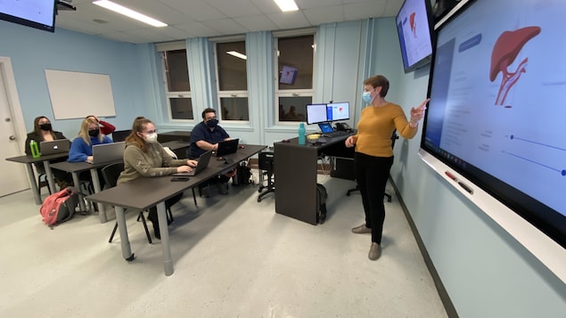 Le Cégep forme ses premiers techniciens en pharmacie à son campus d’Amos