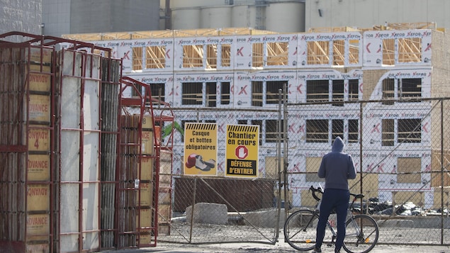 Un chantier de construction dans le centre-sud de Montréal.