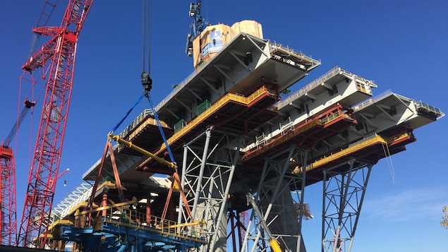 Le chantier du nouveau pont Champlain progresse rapidement. Radio-Canada a visité le chantier le 20 octobre 2017.