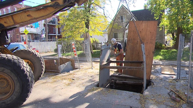 Un ouvrier sur un chantier.