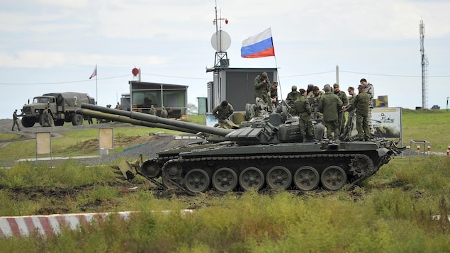 Un contingent de 9000 soldats russes déployé au Bélarus, voisin de l’Ukraine