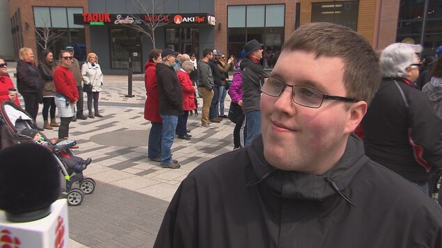 Charles Bournival a pris part au spectacle présenté par de jeunes autistes à Shawinigan. Charles Bournival a pris part au spectacle présenté par de jeunes autistes à Shawinigan.