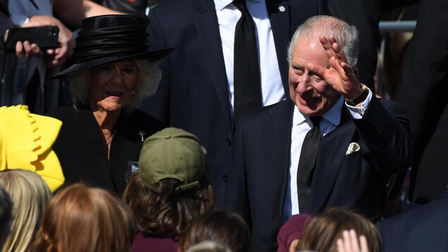 Charles III au pays de Galles, avant la « veillée des princes » pour Élisabeth II