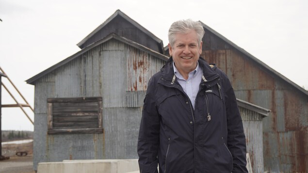 Le député fédéral Charlie Angus est en nomination pour un Prix littéraire Trillium