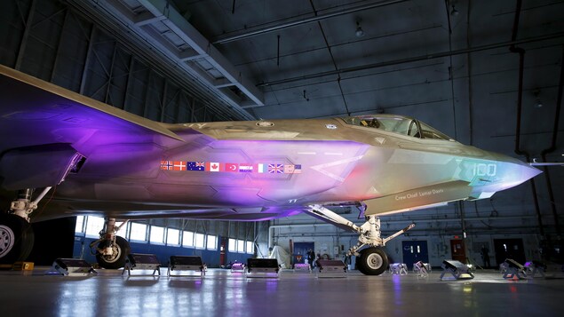 Un chasseur furtif américain F-35, dans un hangar d’une base aérienne du Maryland, en octobre 2015.
