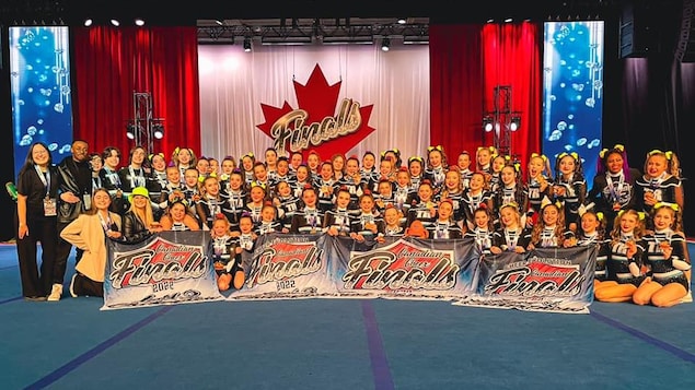 Des athlètes de cheerleading de Trois-Rivières raflent les honneurs à Niagara Falls