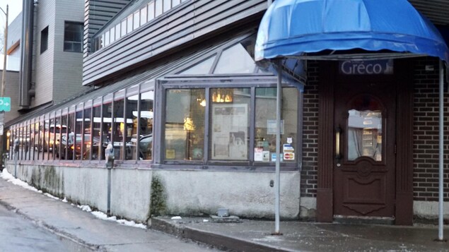 La porte d'entrée du restaurant Chez Gréco, à Rimouski.