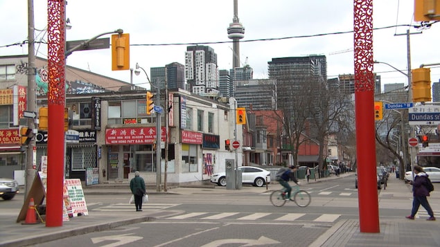 Les aspirants chefs conservateurs courtisent Toronto et ses banlieues