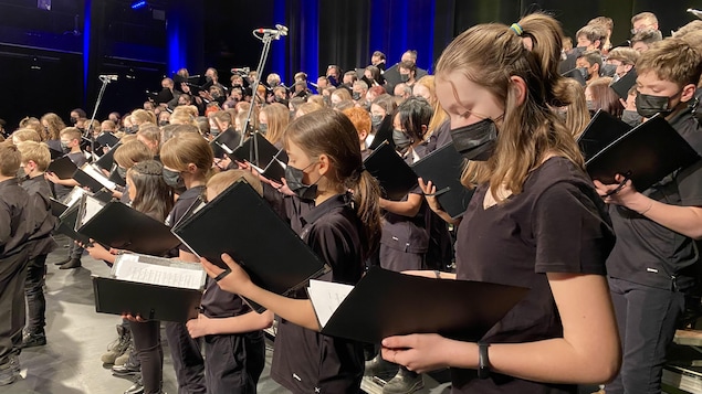 Plus de 200 choristes de la Mauricie chantent une prière pour l’Ukraine