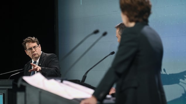 Bernard Drainville débat avec Christine Fréchette.