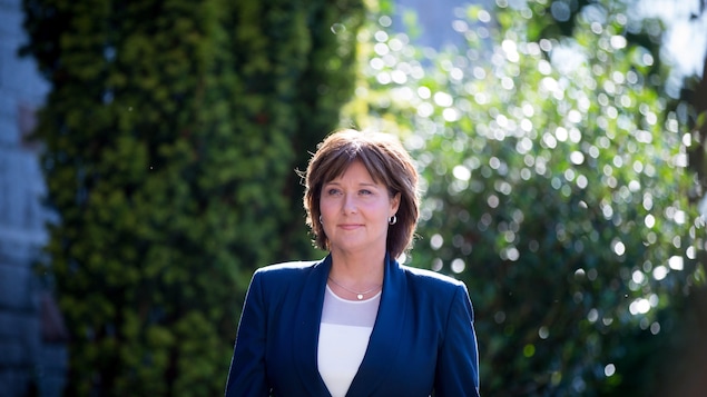 Christy Clark qui se dirige vers chez la lieutenante-gouverneure Judith Guichon le 29 juin 2017. Christy Clark qui se dirige vers chez la lieutenante-gouverneure Judith Guichon le 29 juin 2017.