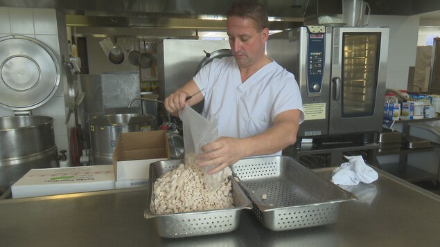 Le CHSLD de Rimouski propose un nouveau menu avec plusieurs choix de textures pour ses résidents. Le CHSLD de Rimouski propose un nouveau menu avec plusieurs choix de textures pour ses résidents.