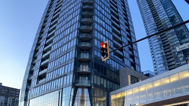 Chute mortelle d’un balcon au centre-ville de Montréal