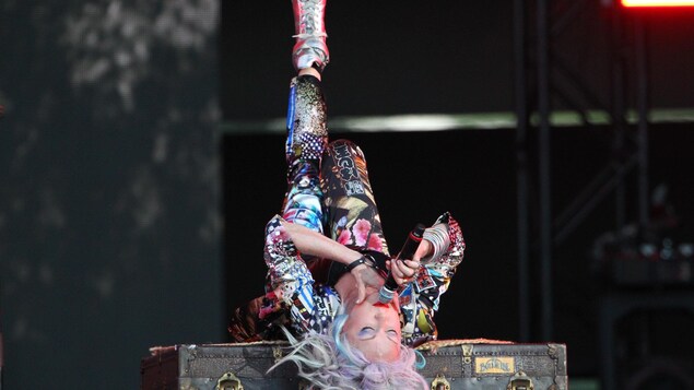Cindy Lauper lors de son spectacle au Festival d'été de Québec le 13 juillet 2018 Cindy Lauper lors de son spectacle au Festival d'été de Québec le 13 juillet 2018