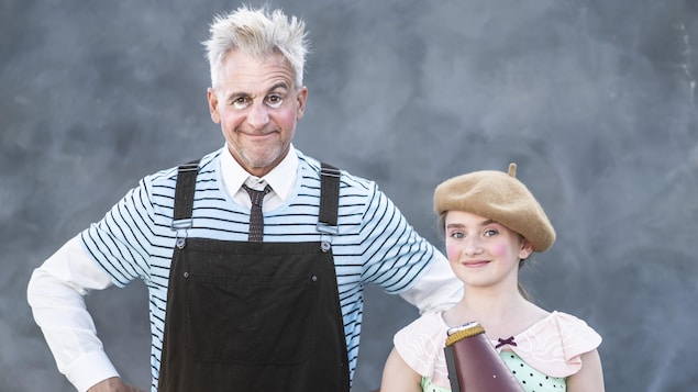 Patrick Huard et la comédienne Jasmine Lemée posent ensemble.