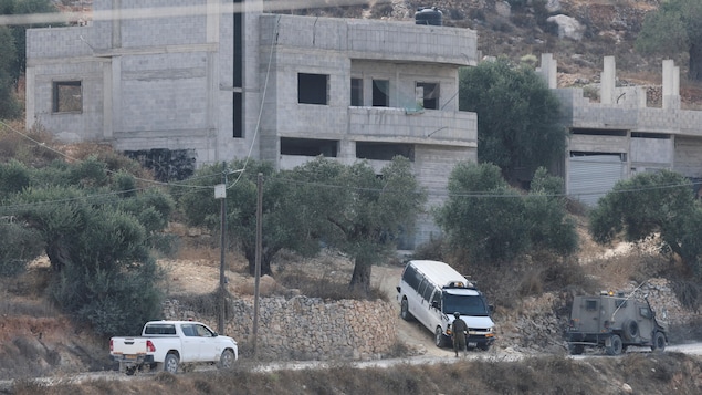 Cisjordanie : des dizaines de colons israéliens attaquent un village palestinien