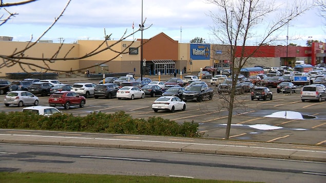 Bient T Des Logements Dans Le Stationnement Du Walmart Rimouski   Cite Achat Rimouski Walmart Super C 