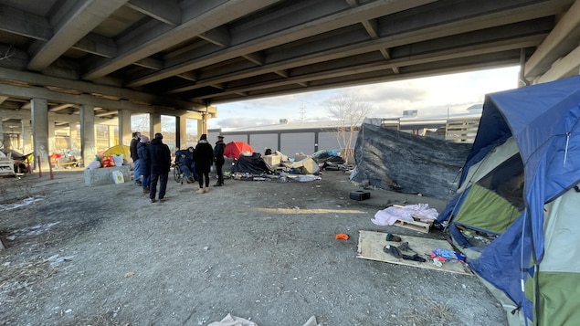 Rassemblement à la veille du démantèlement du campement sous le pont Joffre