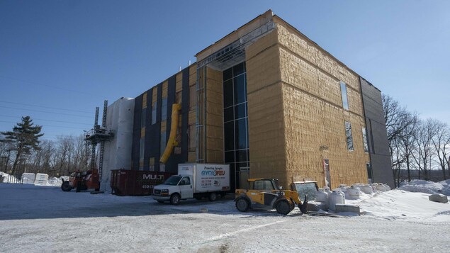 Opérations chirurgicales au privé : Québec débloque un permis en orthopédie