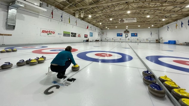 Des résidents de Mont-Royal tentent de sauver le plus grand club de curling du Québec