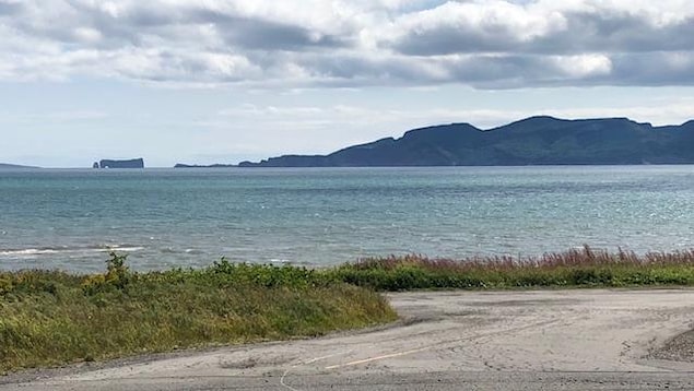 Le golfe Saint-Laurent, et au loin, le rocher Percé.