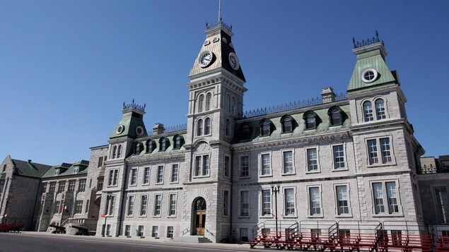 Le Collège militaire royal du Canada à Kingston en Ontario. Le Collège militaire royal du Canada à Kingston en Ontario.