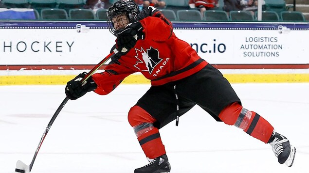 Connor Bedard fait tourner les têtes au camp de sélection de Hockey Canada à Moncton