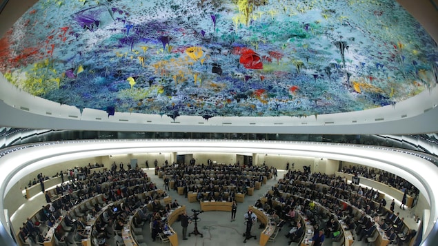 Une réunion du Conseil des droits de l'homme de l'ONU, dans la salle où il siège, à Genève, en Suisse.