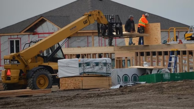 En pleine crise du logement, l’industrie de la construction est au point mort