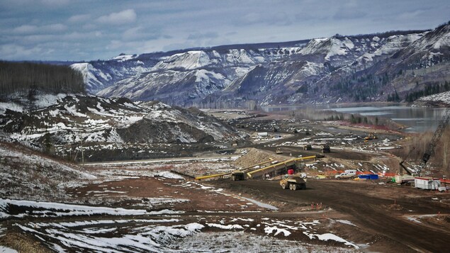 Image de construction du barrage du site C Image de construction du barrage du site C