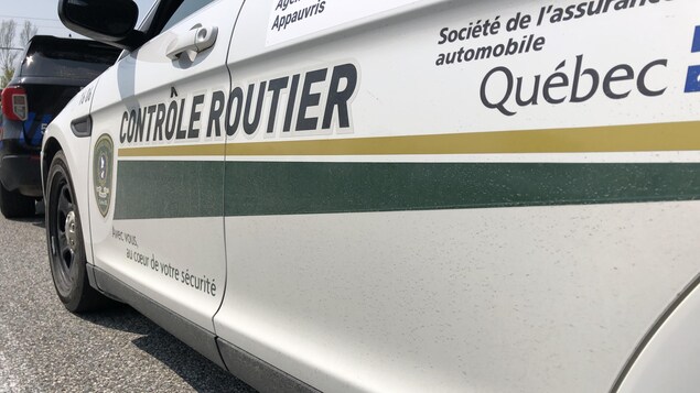 Un véhicule de contrôle routier Québec.