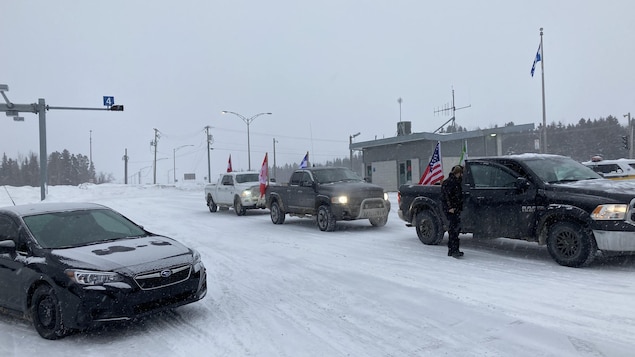 Un convoi de 30 véhicules en direction de Québec