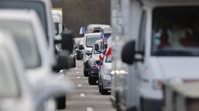 France : les convois anti-restrictions sanitaires attendus de pied ferme à Paris