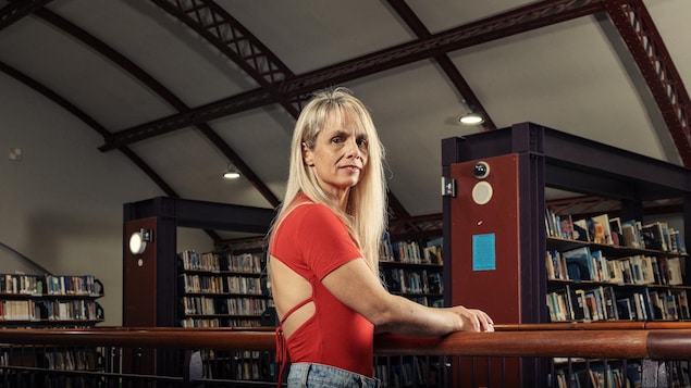 371 livres écrits en 20 mois avec l’IA : l’autrice Coral Hart défend son oeuvre