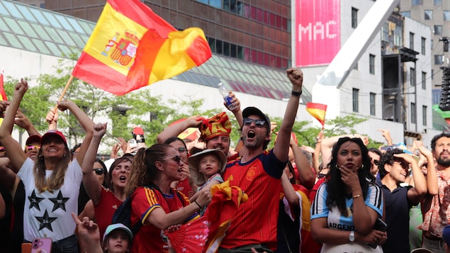 « España, España ! » : Montréal en rouge et jaune après la finale de la Coupe du monde