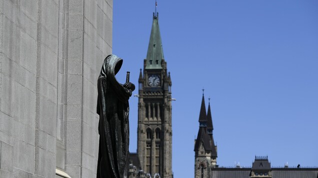 Plus d’élus LGBTQ2S+ au Parlement : quel effet sur les politiques du gouvernement?