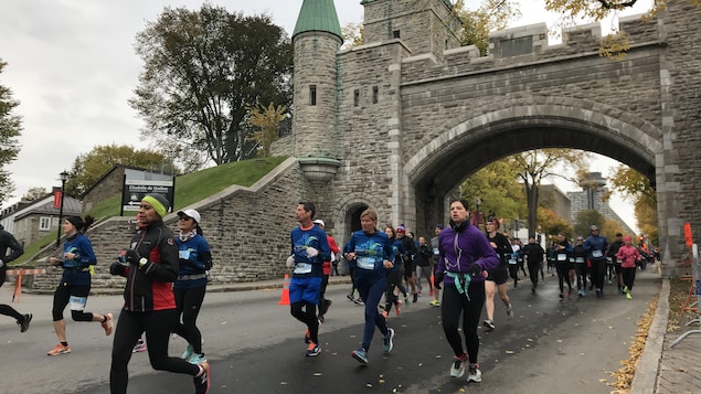 Des participants au Marathon de Québec