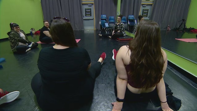 Un cours de burlesque pour lutter contre les préjugés et la discrimination liés au poids