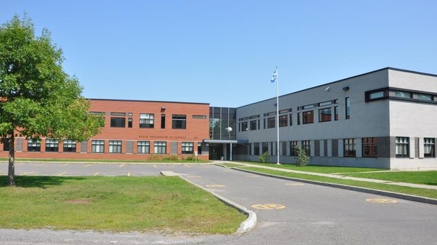 L'école secondaire du Coteau, à Mascouche.