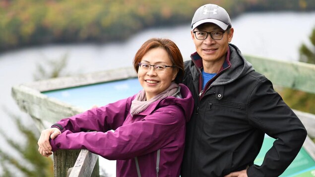桂琼和潘学锋夫妇最喜欢旅行。（本人提供）