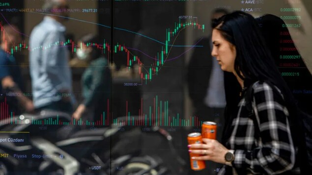 Stock markets are having their worst day in months as rate hikes and high inflation rattle investors - Vimarsana News