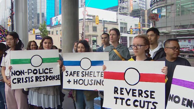 Toronto cherche à « cacher » les itinérants du métro, selon des usagers