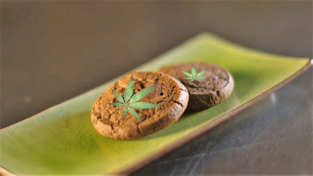 Des biscuits au chocolat au cannabis