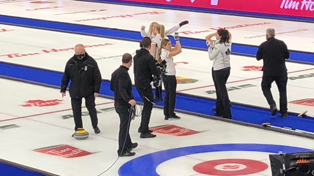 Jennifer Jones représentera le Canada au curling féminin à Pékin