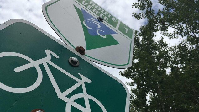 Un panneau indicateur de la Route verte
