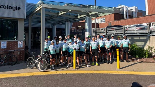 Des cyclistes pédalent sur 650 km pour amasser des fonds et lutter contre le cancer