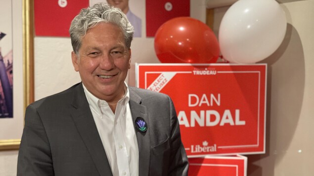 Daniel Vandal, souriant.