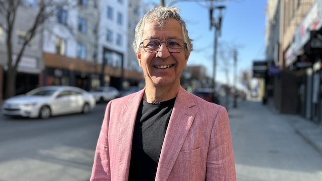 Daniel Bernard au centre-ville de Rouyn-Noranda.